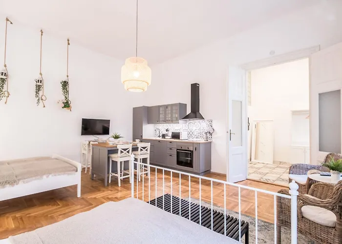 Super - Quiet Sleep * בודפשט