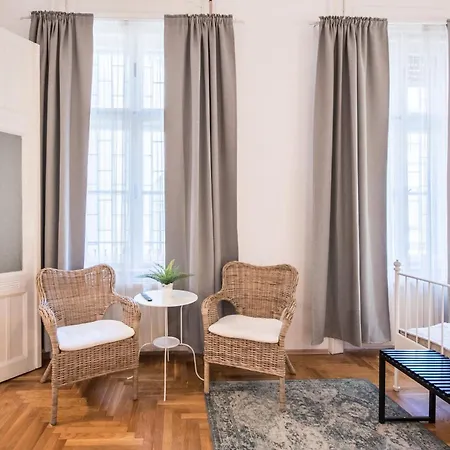 Super - Quiet Sleep * Budapest